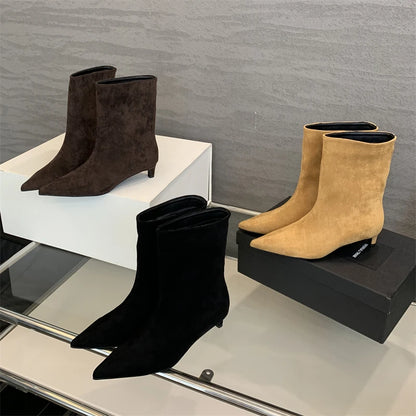 Ankle boot bico fino salto baixo vintage — lateral - Valent