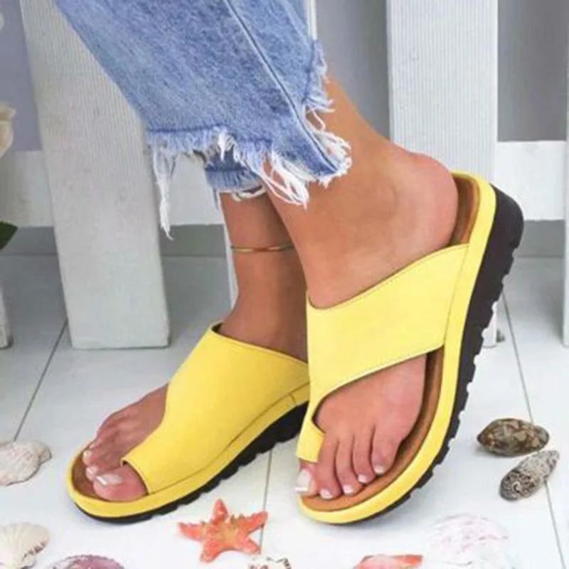 Sandália animal print ortopédica flat — look dia a dia