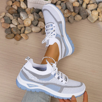 Tênis feminino casual bicolor branco e azul — vista frontal