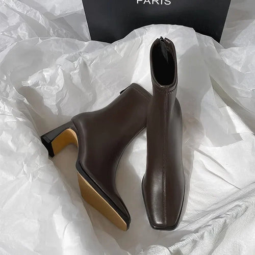 Ankle boot vintage bico quadrado salto grosso branca — vista frontal - Valent
