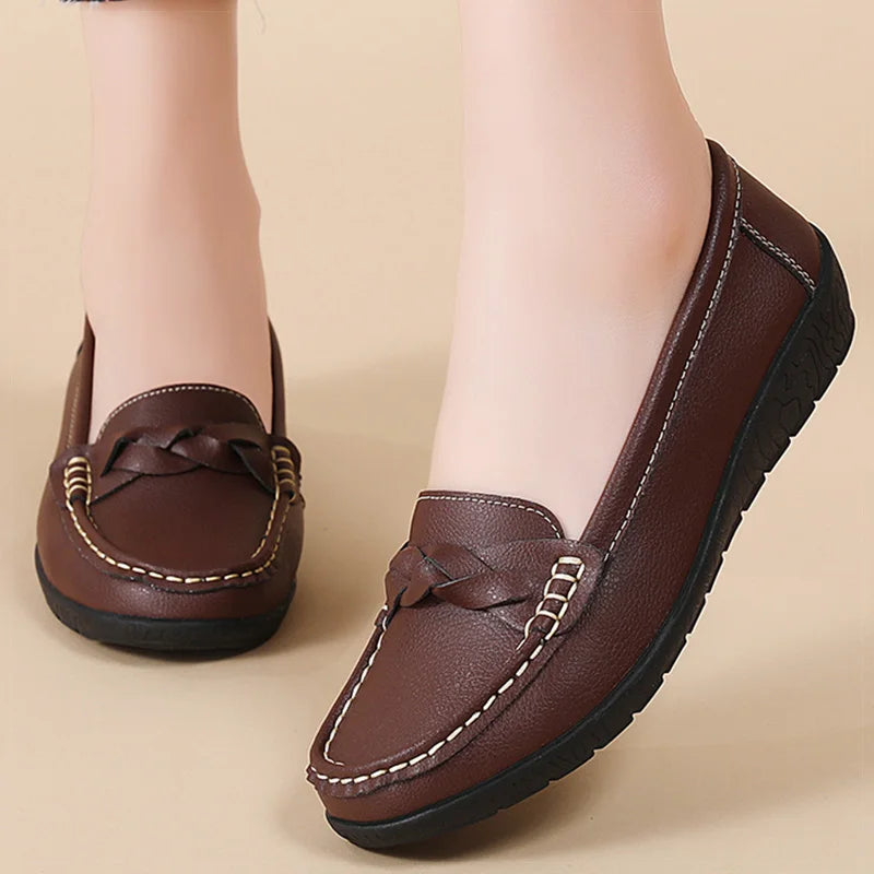 Loafer couro soft branco lateral plano - Valent