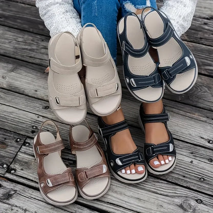 Sandália plataforma wedge preta — vista traseira