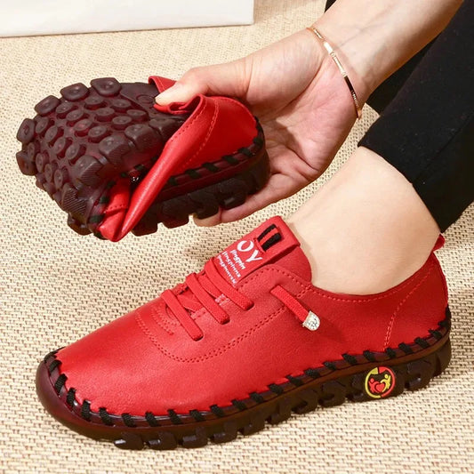 Tênis feminino slip on couro vermelho — vista frontal