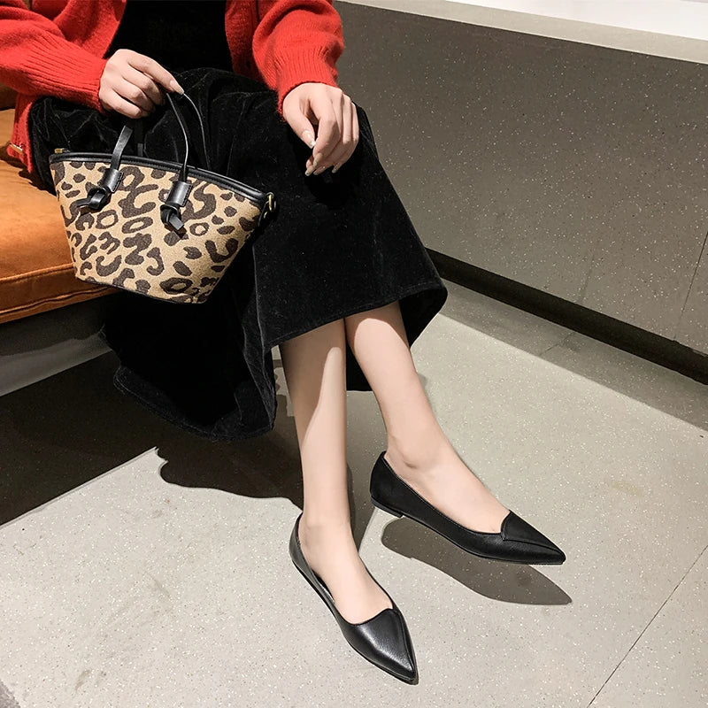Sapatilha damasco bico fino slip on — par completo