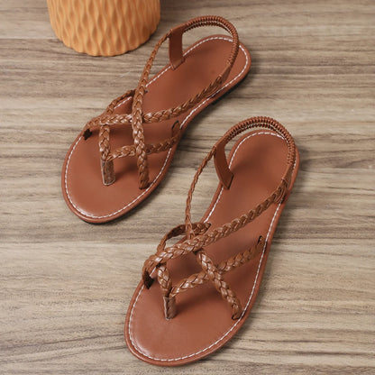 Sandália flat prata trançada — look boêmio