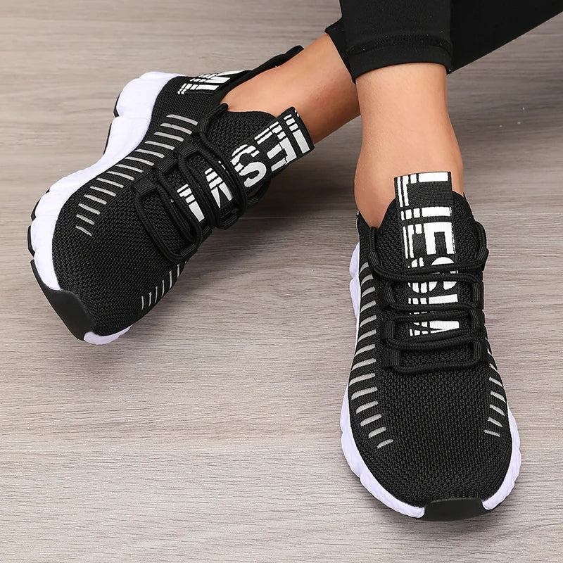 Tênis feminino mesh jogging azul céu — detalhe mesh