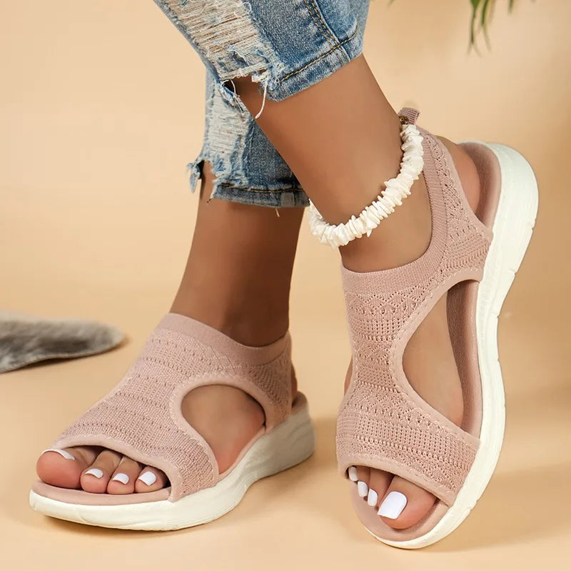 Sandália feminina preta plataforma — look verão