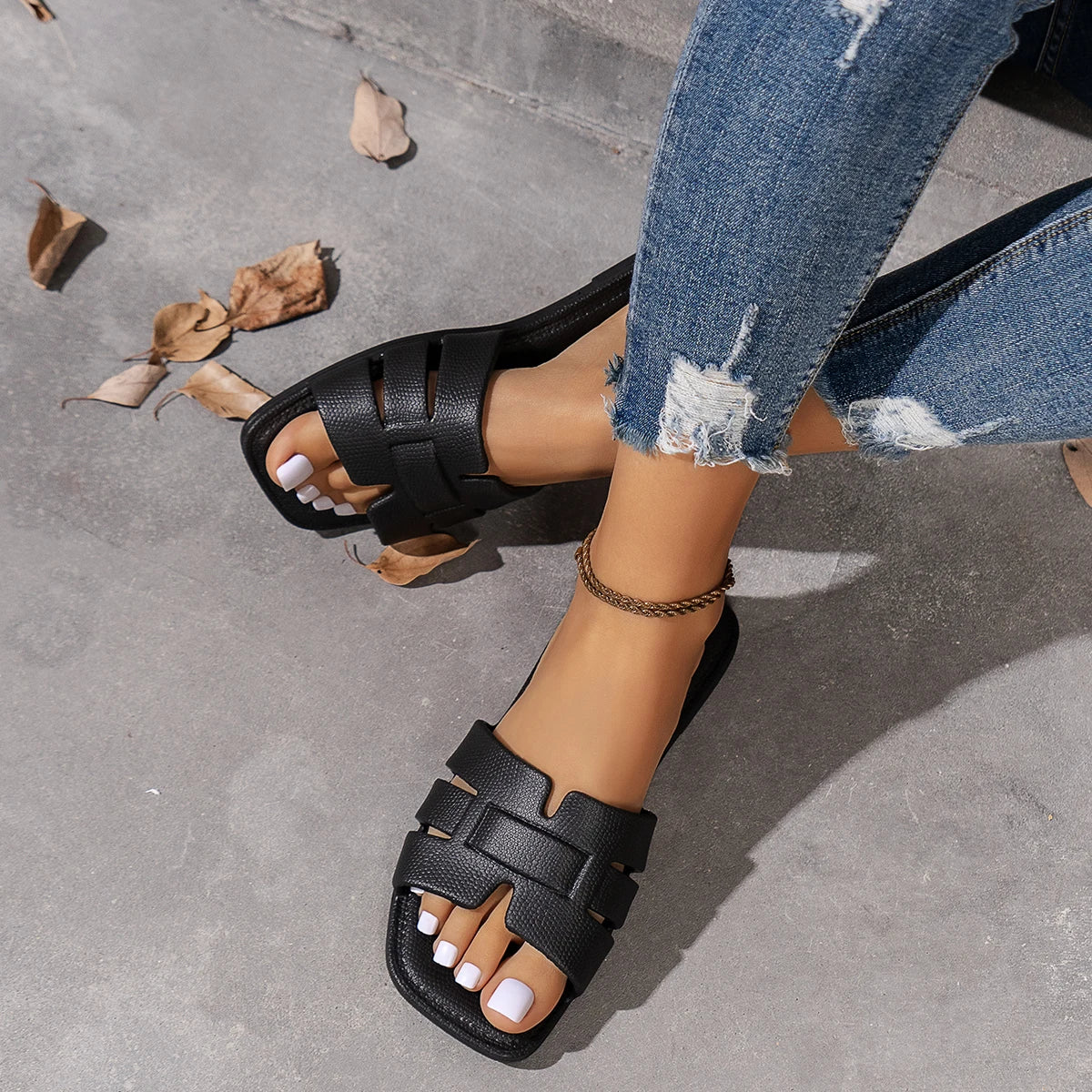 Chinelo praia marrom — detalhe sola