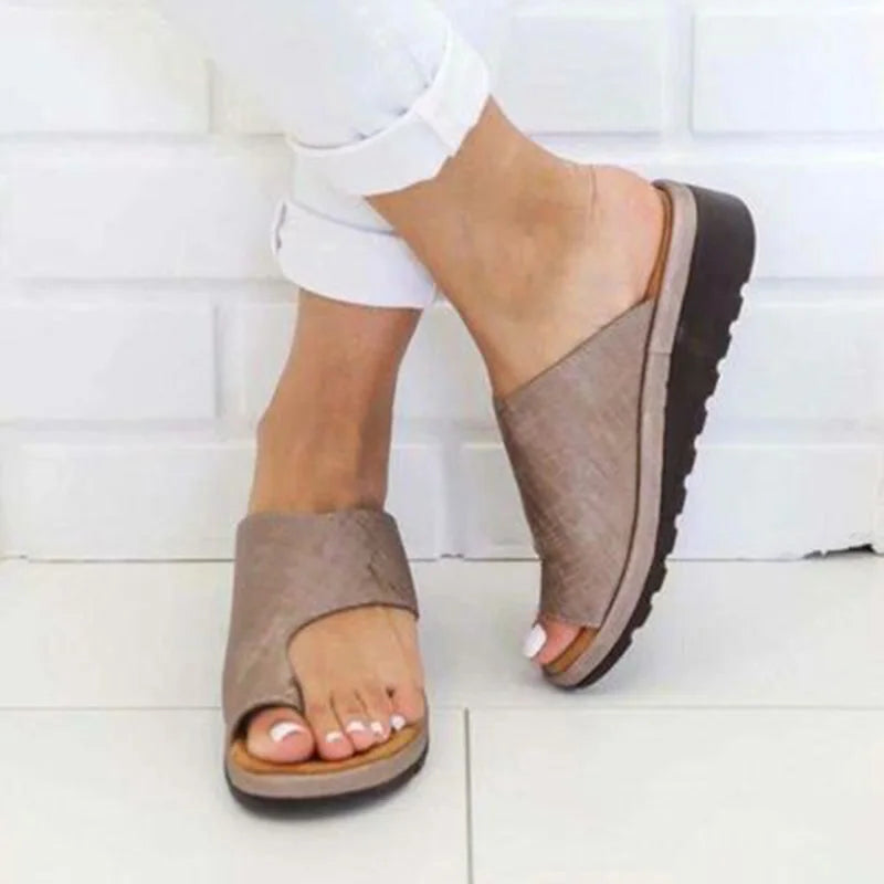 Sandália Feminina Ortopédica Flat Couro | Dourada
