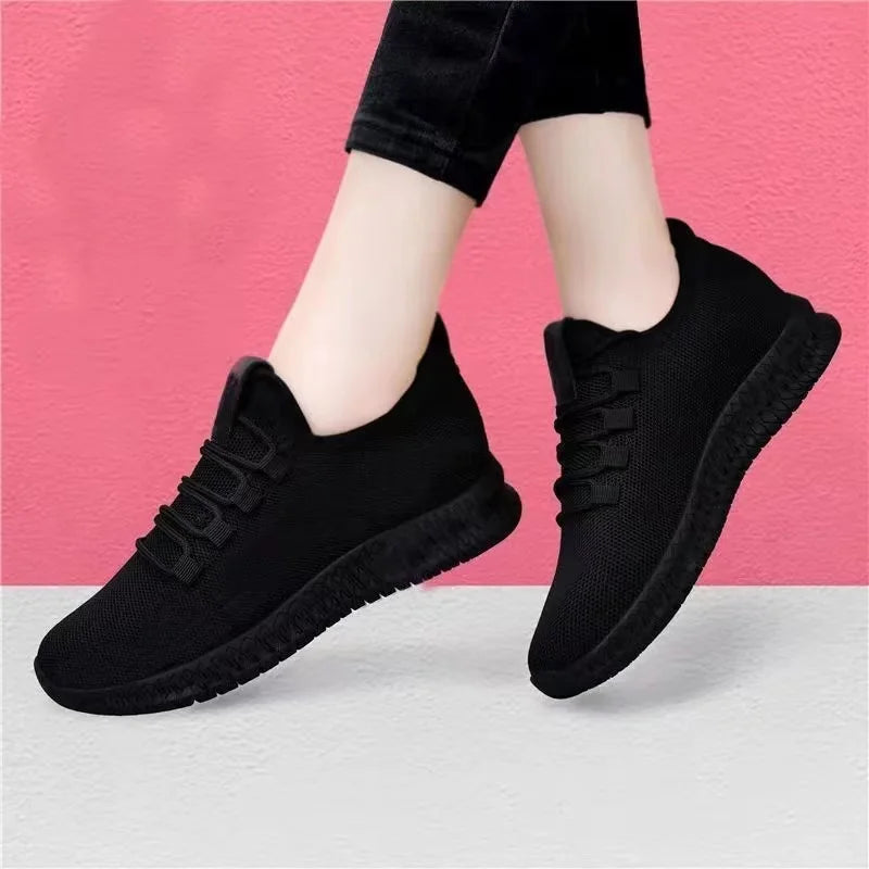 Tênis feminino plataforma antiderrapante preto — traseira
