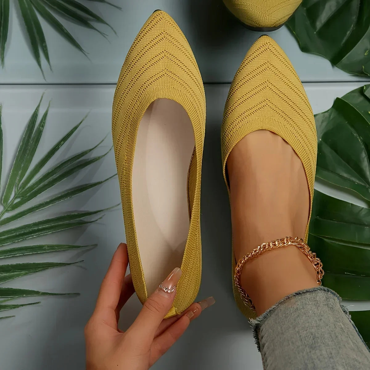 Sapatilha flat vermelha bico fino - Valent