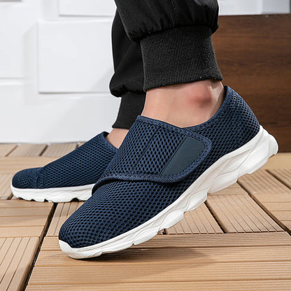 Tênis feminino ortopédico pés largos velcro preto — detalhe sola