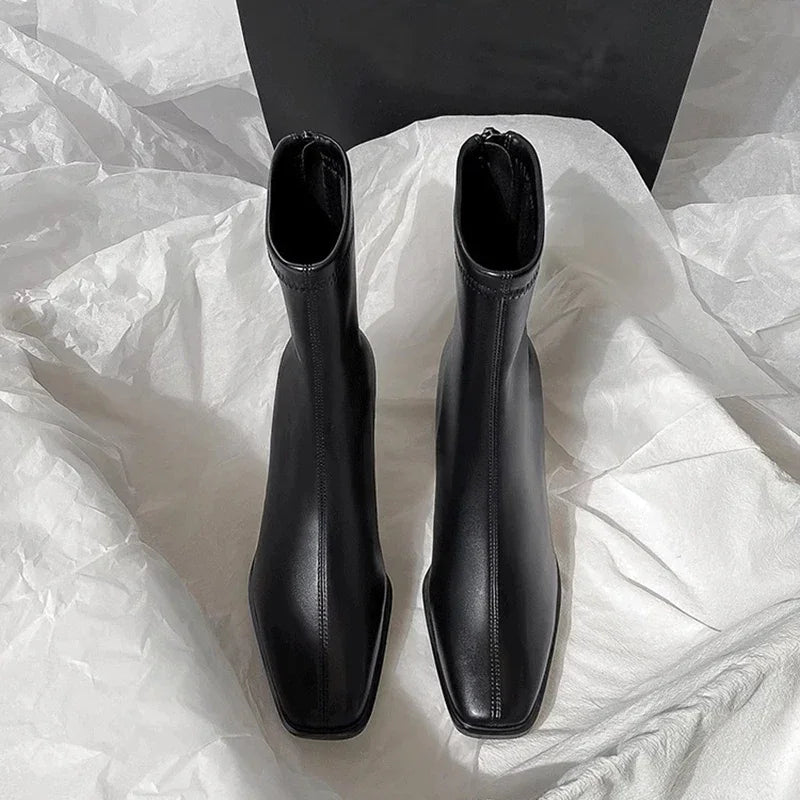 Ankle boot vintage salto grosso bico quadrado — par completo - Valent