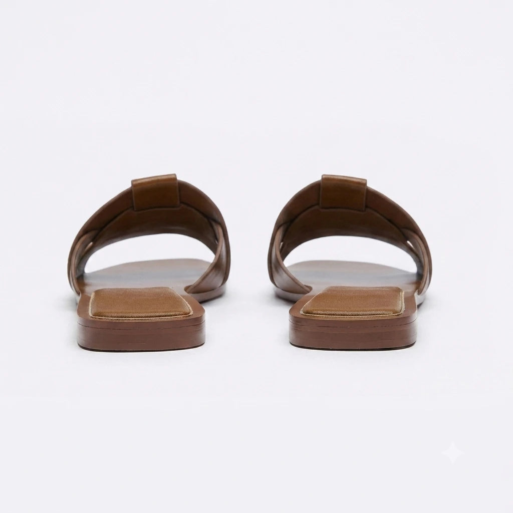 Chinelo feminino marrom respirável look casual - Valent