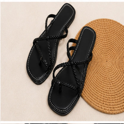 Sandália Feminina Flat Trançada Vazada Clip Toe Praia | Preta